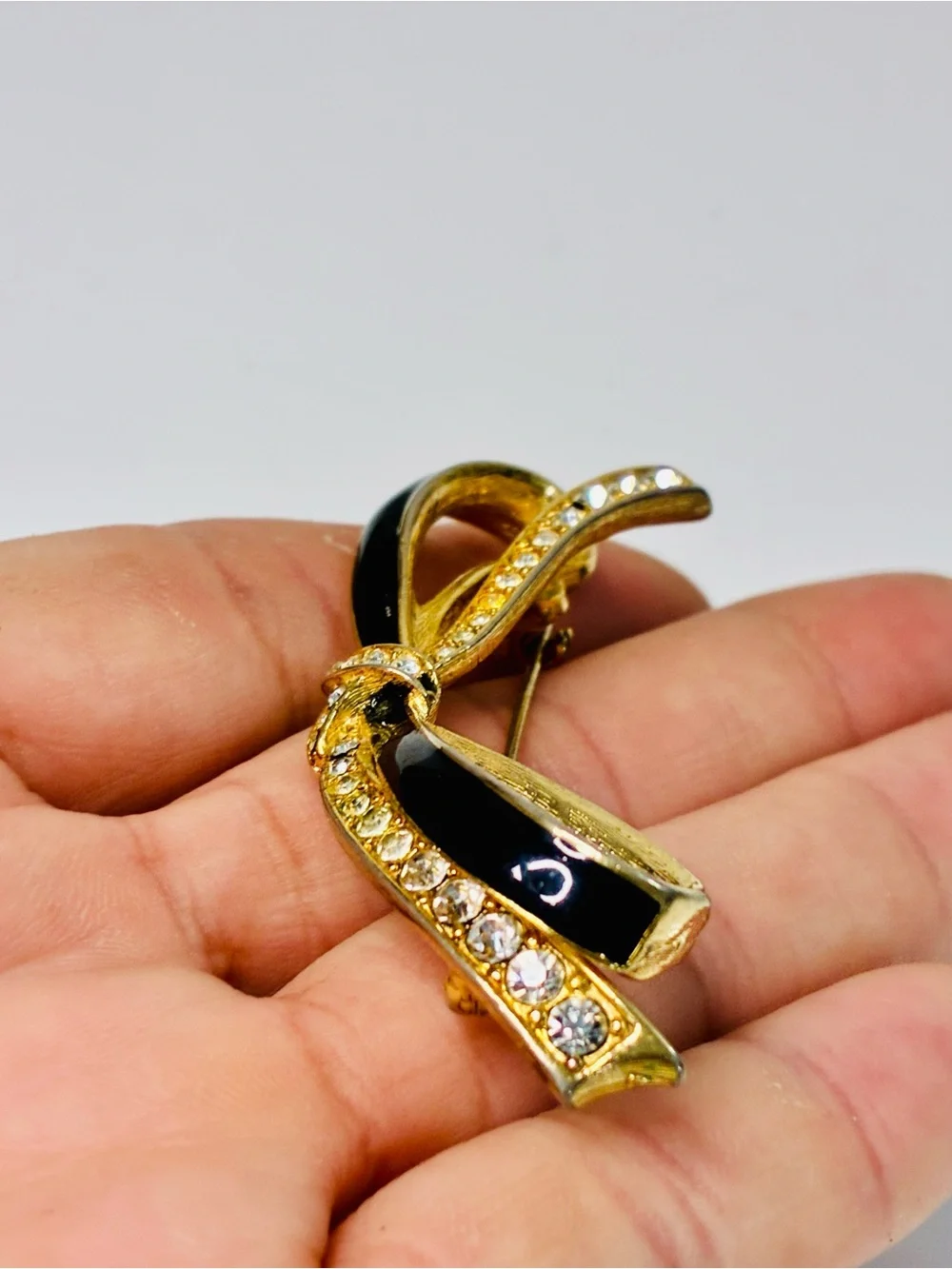 VTG Classic Gold & Black Enamel Bow Brooch with Clear Rhinestones